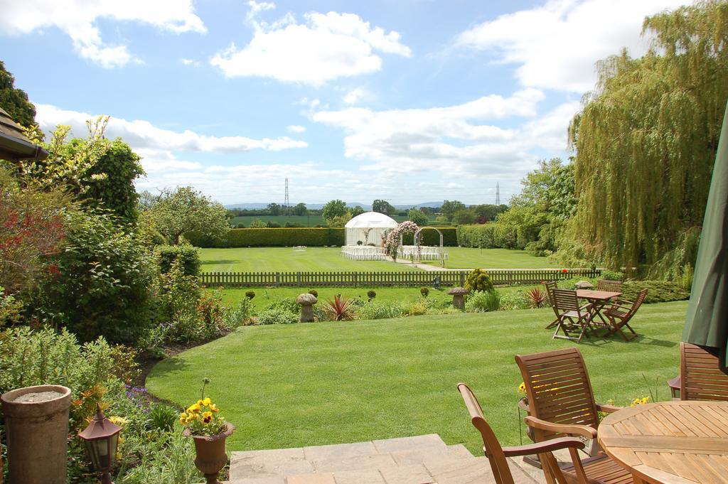 Albright Hussey Manor Hotel Hadnall Exterior foto